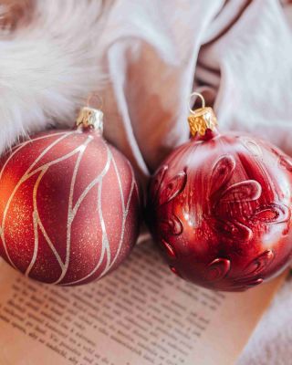 🎄 Luxusní Vánoce v odstínech bordó a zlata 🔴⚜️ Na e-shop právě dorazila "slavnostní" červenozlatá kolekce, která spojuje...